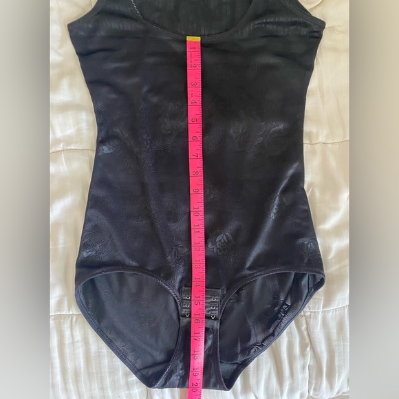 ❌SOLD❌ Shapewear bodysuit - Picture 6 of 8